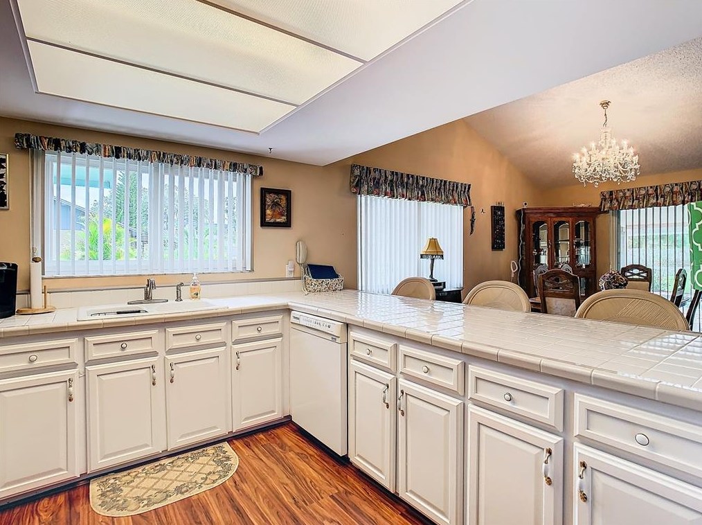 1001 Redbud Cir, Plant City FL  33563-8876 exterior