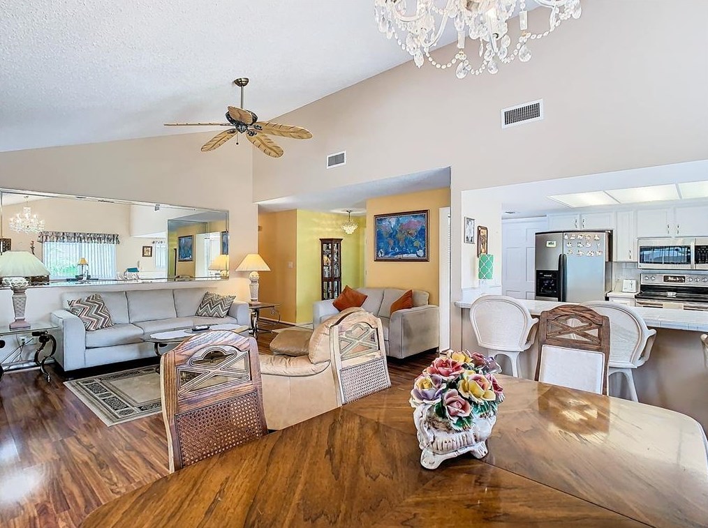 1001 Redbud Cir, Plant City FL  33563-8876 exterior