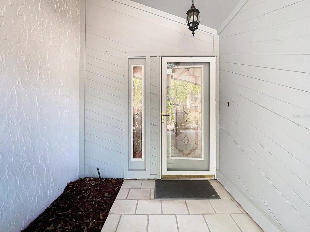 1001 Redbud Cir, Plant City FL  33563-8876 exterior