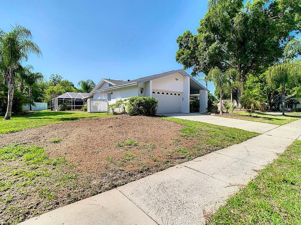 1001 Redbud Cir, Plant City FL  33563-8876 exterior