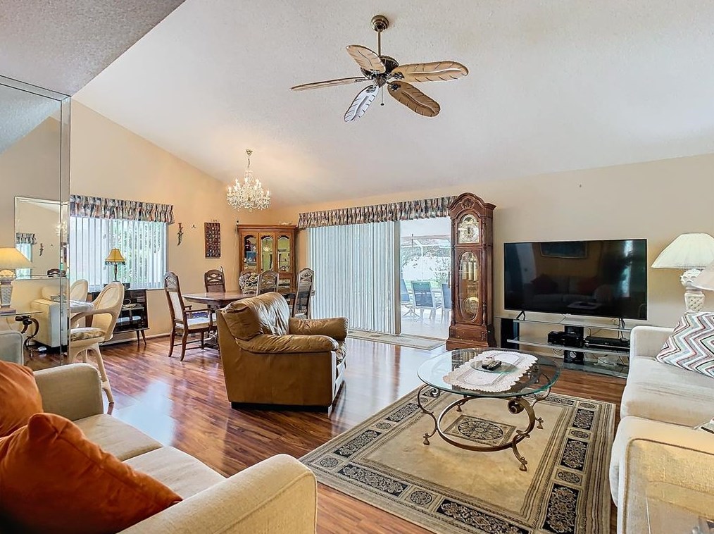 1001 Redbud Cir, Plant City FL  33563-8876 exterior