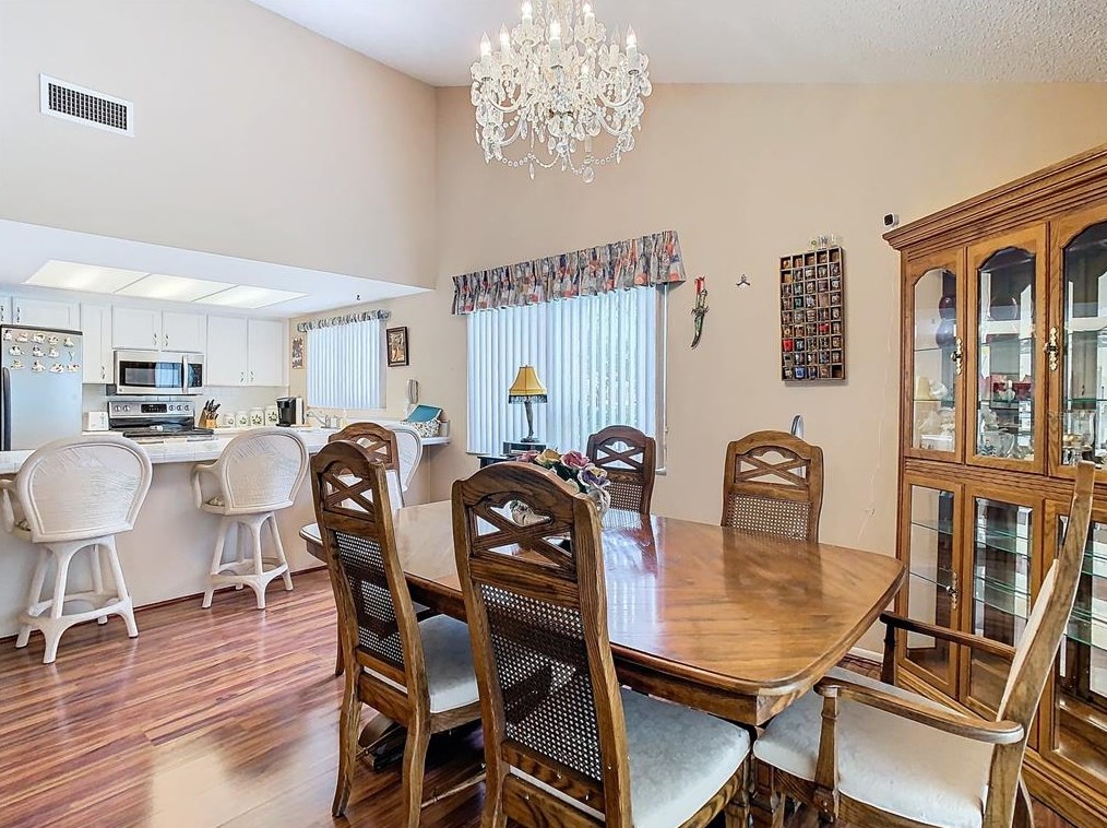 1001 Redbud Cir, Plant City FL  33563-8876 exterior