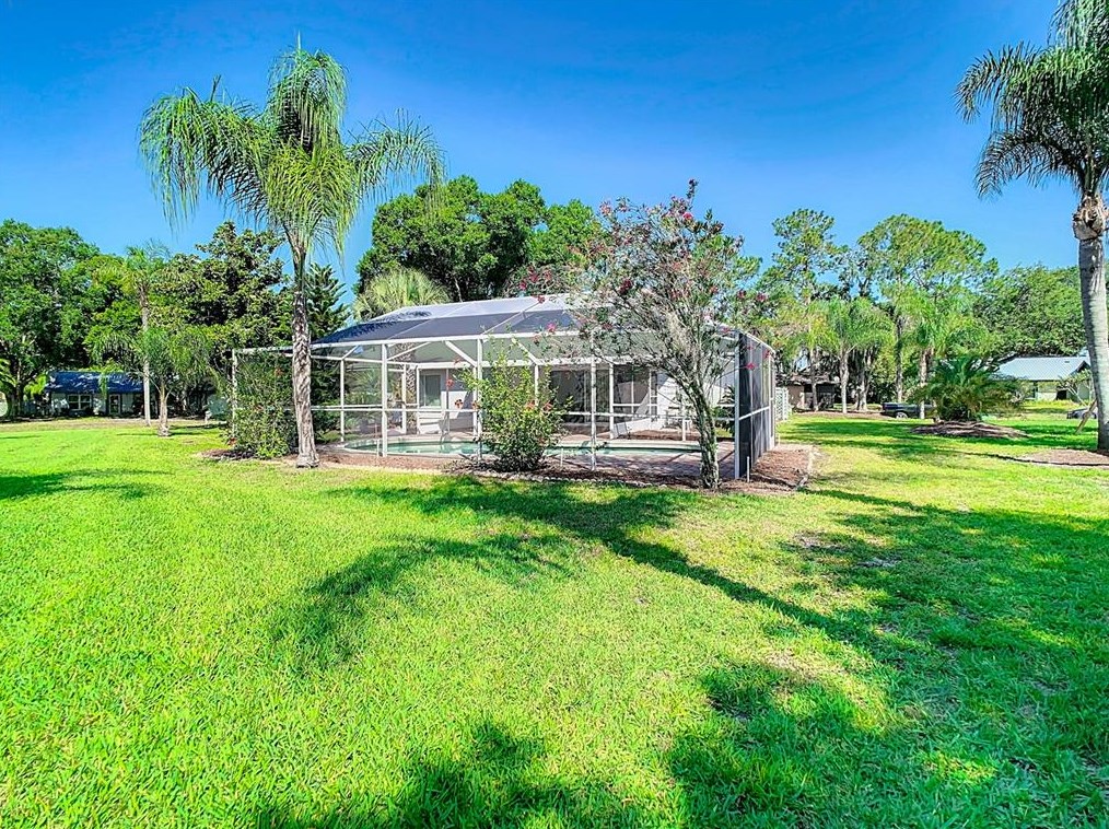 1001 Redbud Cir, Plant City FL  33563-8876 exterior