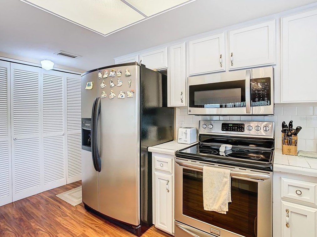 1001 Redbud Cir, Plant City FL  33563-8876 exterior