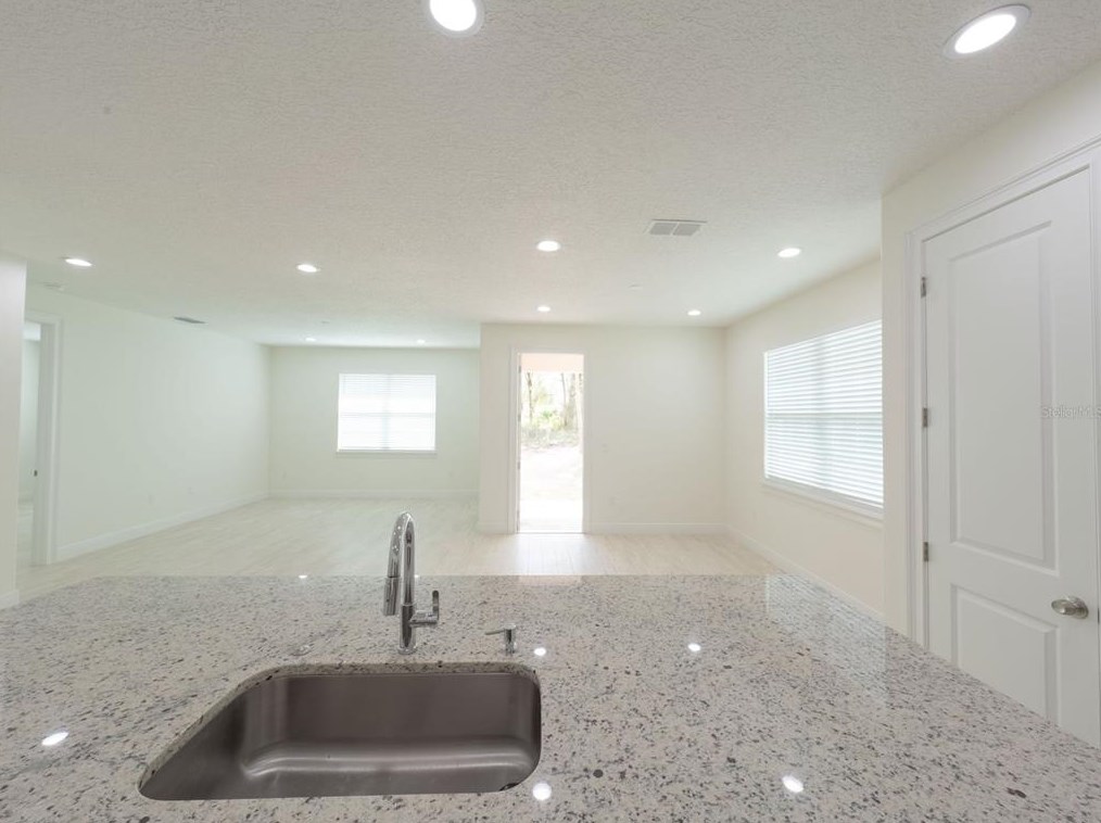 8956 164 Pl, Summerfield FL  34491-7019 exterior