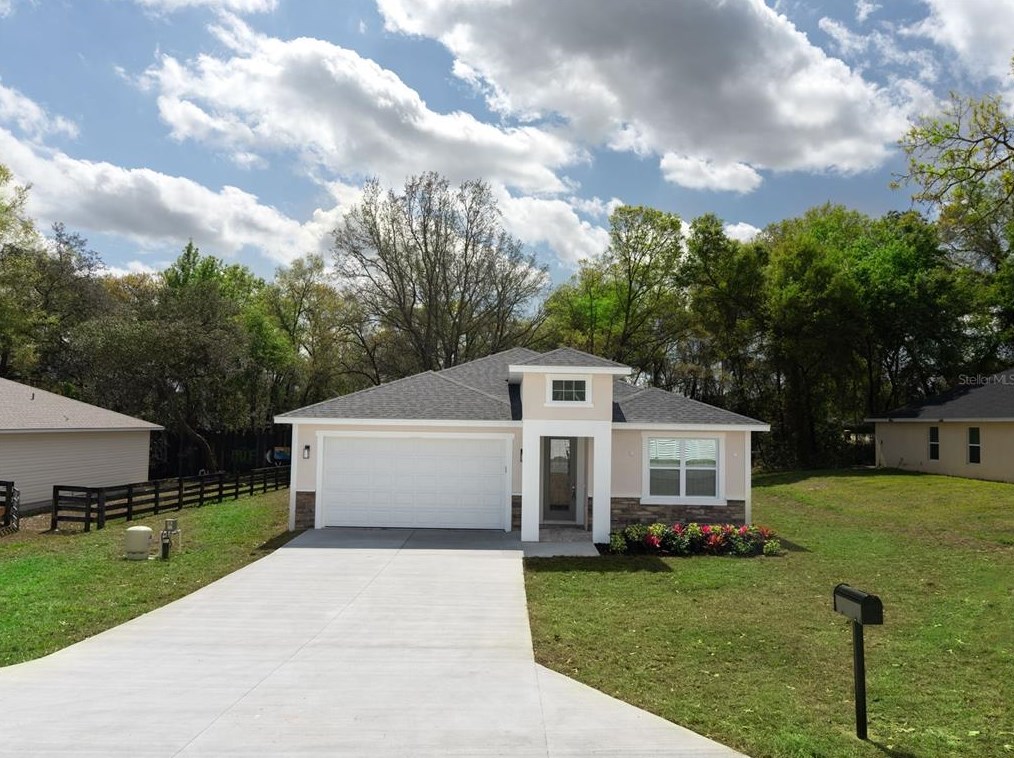 8956 164 Pl, Summerfield FL  34491-7019 exterior