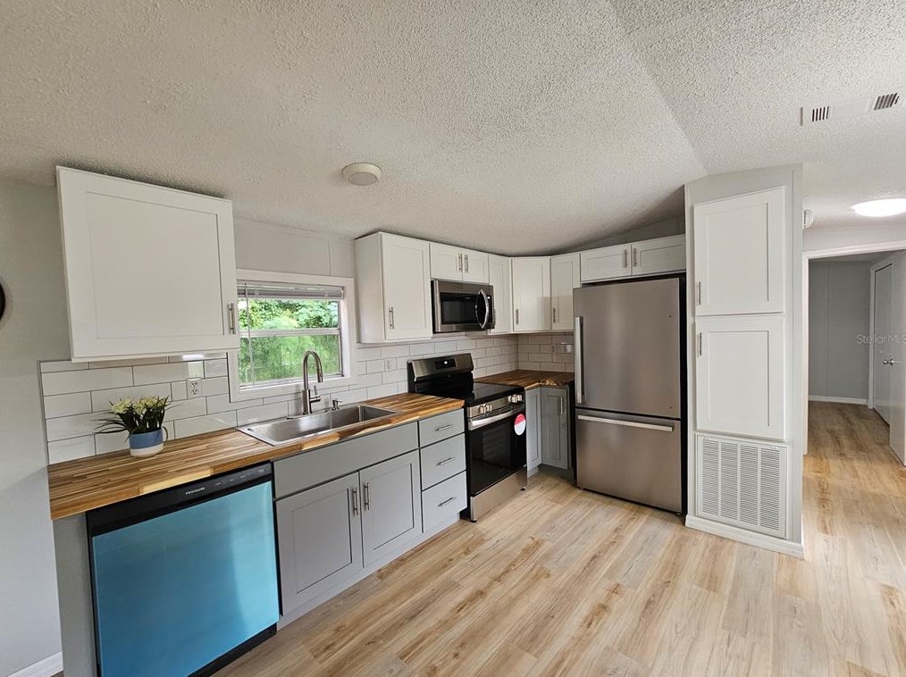 3404 131 Pl, Belleview FL  34420-5656 exterior