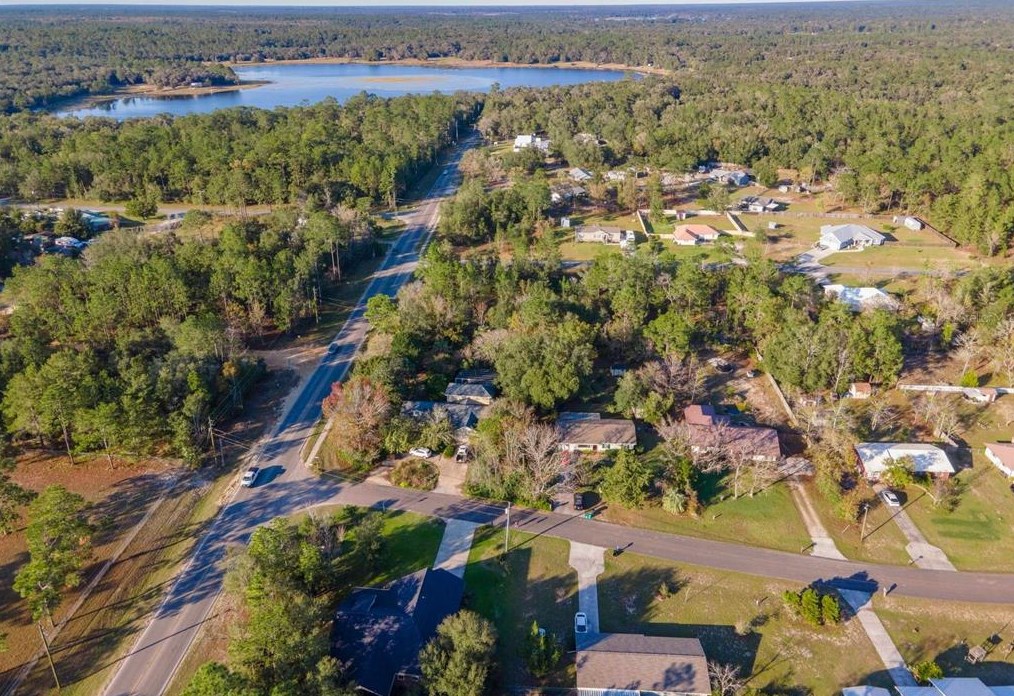 100 Crestwood Dr, Interlachen FL 32148-7362 exterior