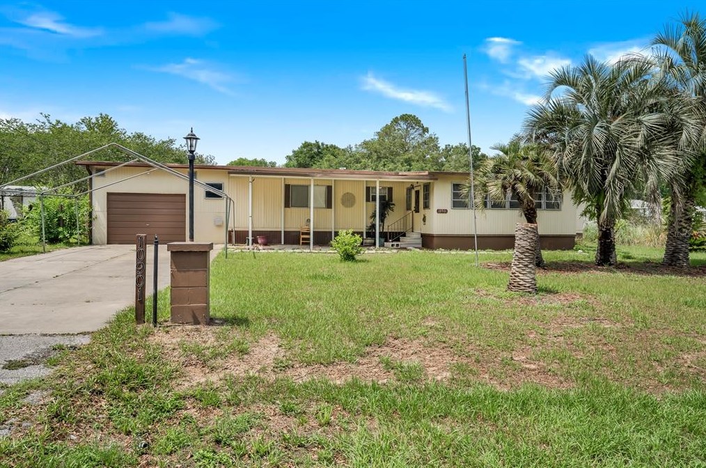 10901 128 St, Belleview FL  34420-6949 exterior