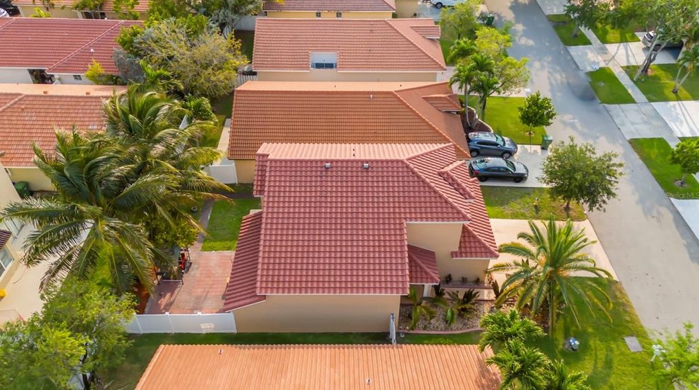 18312 7 St, Hollywood FL 33029-3684 exterior