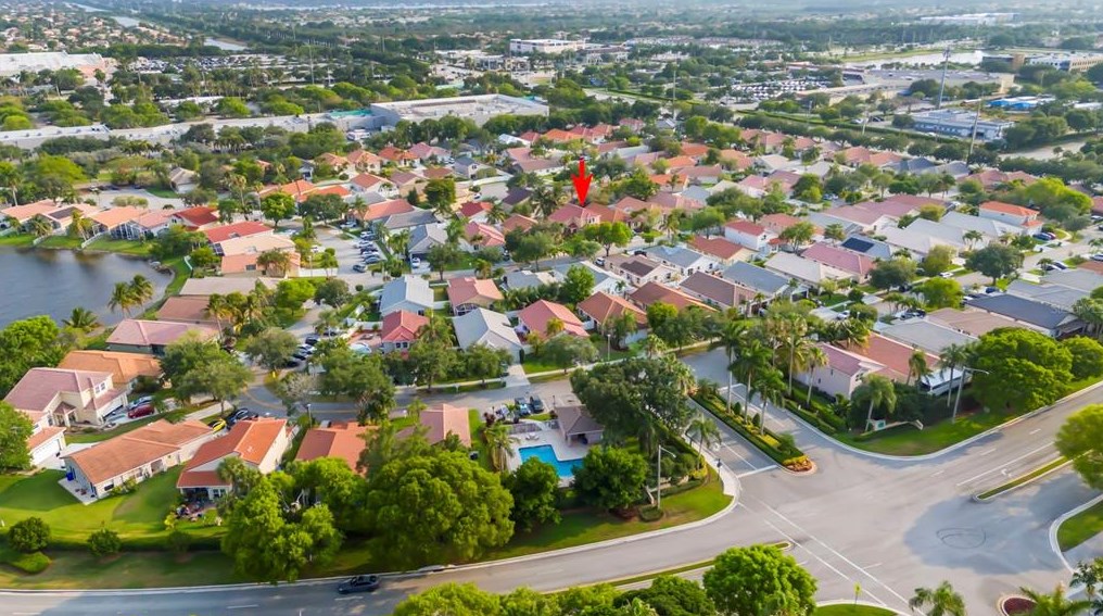 18312 7 St, Hollywood FL 33029-3684 exterior