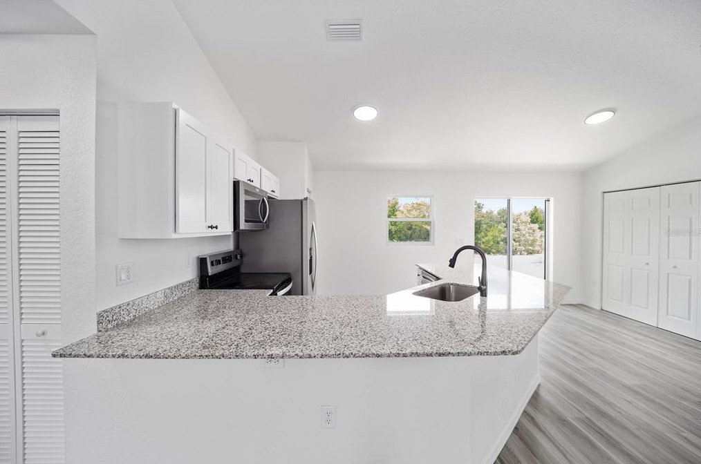 131 Commodore Rd, Dunnellon FL 34431-2214 exterior