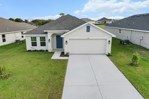 348 W Rexford Dr, Beverly Hills, FL 34465 - Photo 1