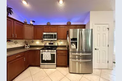 867 Castleberry Circle, The Villages, FL 32162 - Photo 11