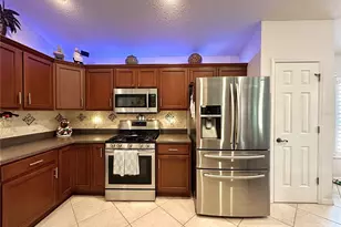 867 Castleberry Cir, The Villages, FL 32162 - Photo 11