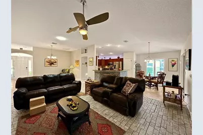 867 Castleberry Circle, The Villages, FL 32162 - Photo 5