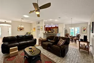 867 Castleberry Cir, The Villages, FL 32162 - Photo 5