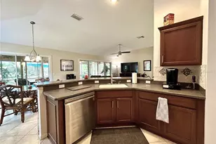 867 Castleberry Cir, The Villages, FL 32162 - Photo 13