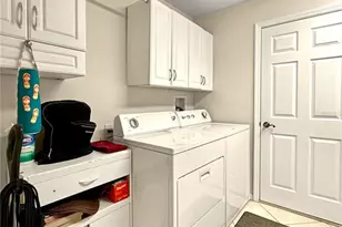 867 Castleberry Cir, The Villages, FL 32162 - Photo 27