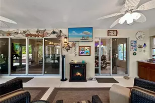 867 Castleberry Cir, The Villages, FL 32162 - Photo 31