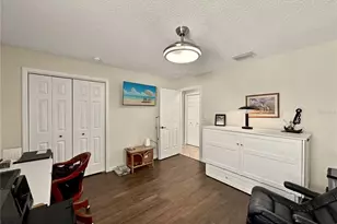 867 Castleberry Cir, The Villages, FL 32162 - Photo 25