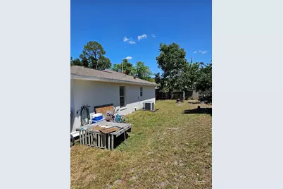 1441 Admiral Nimitz Avenue, Daytona Beach, FL 32124 - Photo 9