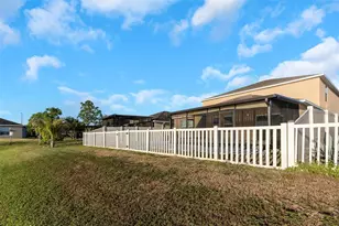 1739 Broad Winged Hawk Dr, Ruskin, FL 33570 - Photo 65