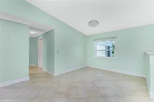 12001 SW Kingsway Cir, Lake Suzy, FL 34269 - Photo 9