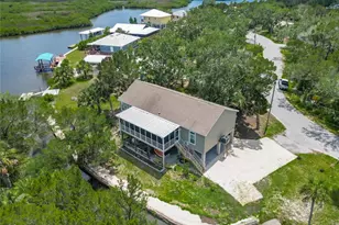 1575 S Wallace Point, Crystal River, FL 34429 - Photo 1