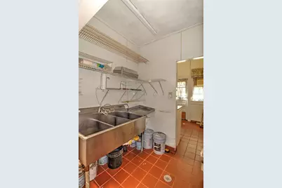 944 E Silver Springs Boulevard, Ocala, FL 34470 - Photo 17