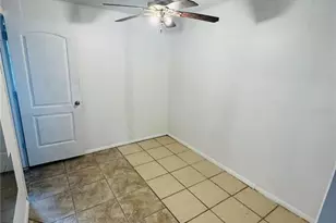 1051 SE 28th Rd, Ocala, FL 34471 - Photo 9