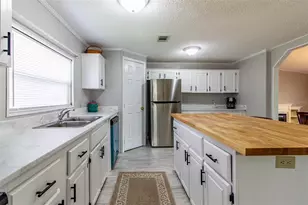 25836 Manhattan Ln, Astor, FL 32102 - Photo 21