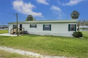 25836 Manhattan Ln, Astor, FL 32102 - Photo 5