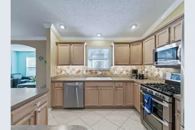 1095 Blythe Way, The Villages, FL 32162 - Photo 9