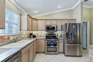 1095 Blythe Way, The Villages, FL 32162 - Photo 7