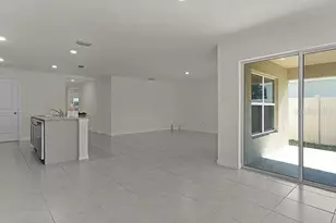 8661 Triumph Cir, Wildwood, FL 34785 - Photo 7