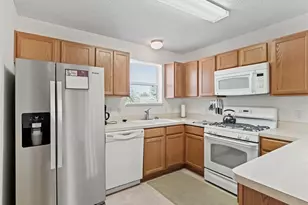 1861 Banberry Run, The Villages, FL 32162 - Photo 5