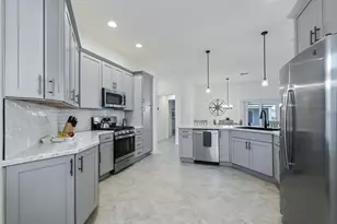 2657 Navy Hl Cir, The Villages, FL 32163 - Photo 9