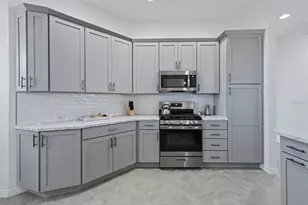 2657 Navy Hl Cir, The Villages, FL 32163 - Photo 7