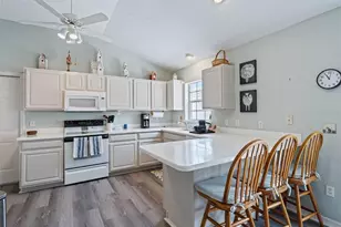 901 San Benito Ln, The Villages, FL 32159 - Photo 7