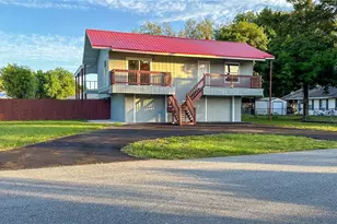 1118 Co Rd 440, Lake Panasoffkee, FL 33538 - Photo 1