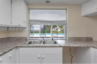 522 SE Paradise Point Road, Crystal River, FL 34429 - Photo 17