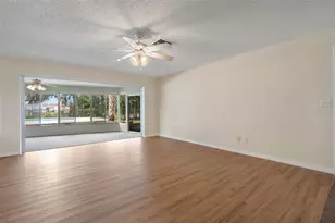 522 SE Paradise Point Rd, Crystal River, FL 34429 - Photo 13