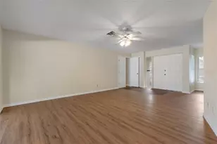 522 SE Paradise Point Rd, Crystal River, FL 34429 - Photo 11