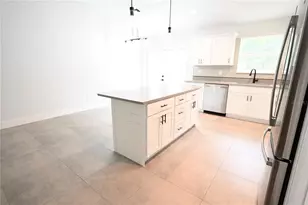 24433 NW Tamarind Ln, Dunnellon, FL 34431 - Photo 9