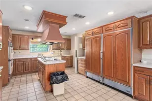 12049 NE 8th Ct, Ocala, FL 34479 - Photo 13