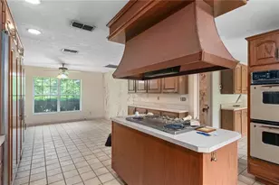 12049 NE 8th Ct, Ocala, FL 34479 - Photo 17