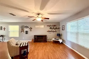12406 NE 50th View, Oxford, FL 34484 - Photo 9