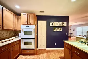 12406 NE 50th View, Oxford, FL 34484 - Photo 13
