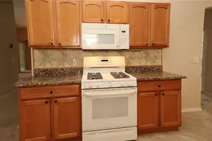 17700 SE 92nd Grantham Terrace, The Villages, FL 32162 - Photo 9